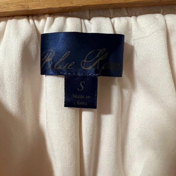 Blue Rain Francesca's Bohemian Embroidered Scalloped Elastic Back Waist Shorts - Picture 3 of 4